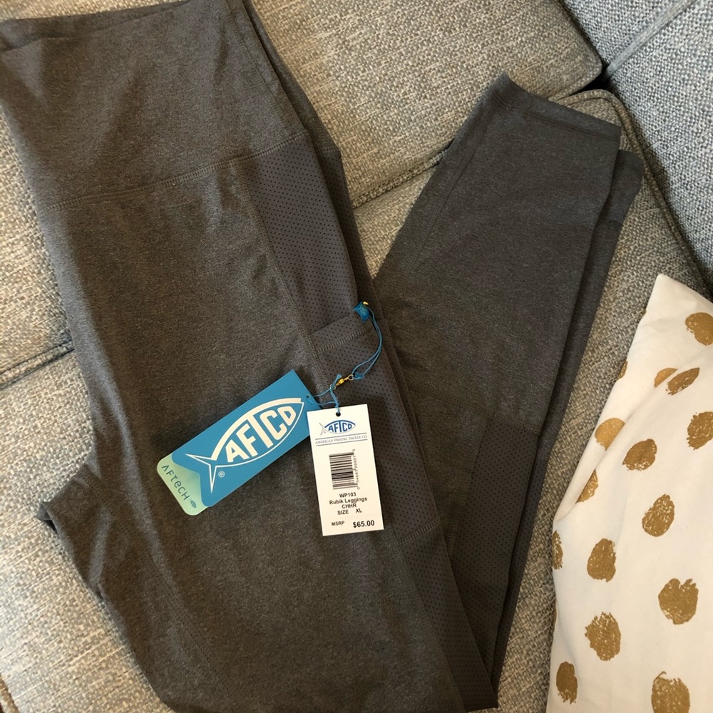 AFTCO women’s leggings